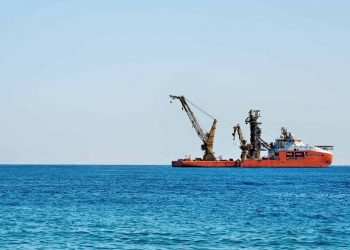 El petróleo alcanza su nivel más alto desde el 2022, por la guerra