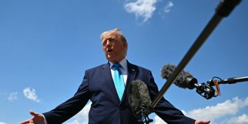 Trump celebra la imputación del expresidente Raúl Castro y descarta que vaya a haber una escalada con Cuba