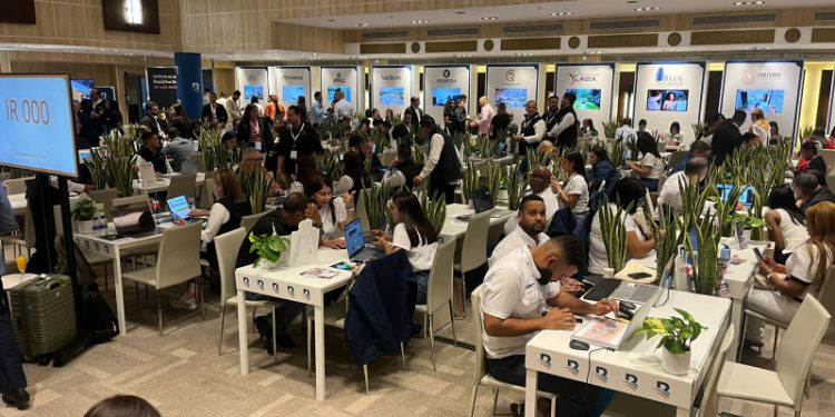 Más de 6 mil dominicanos que viven en España quieren comprar una casa en su país