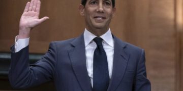 Jura a su cargo nuevo jefe de Fed ante Trump