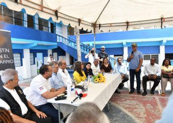 Ponen el oído en Los Alcarrizos durante el primer Diálogo para la Convivencia Barrial