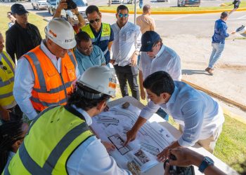 Paliza supervisa Monorriel de Santiago cuya construcción está avanzada en un 95 %