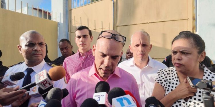 “Hoy me presento con arrepentimiento, respeto y vocación de servicio”, dice Redondo Llenas al salir en libertad