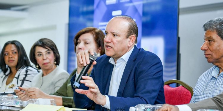 Santiago fortalece seguridad ciudadana con trabajo conjunto entre autoridades y comunidades