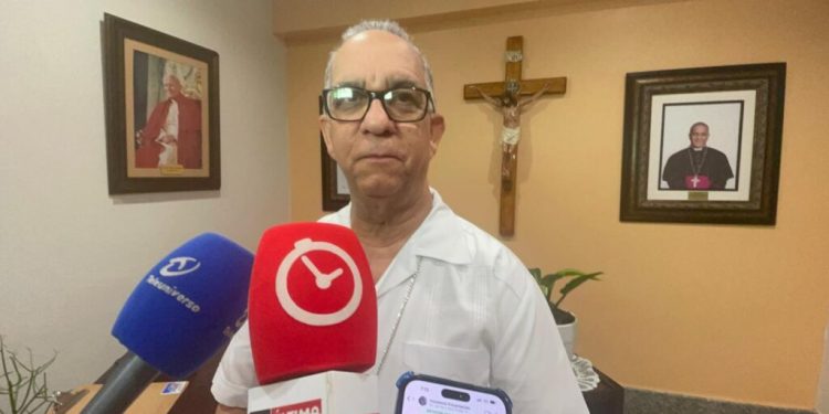 Ante aumento de feminicidios y violencia intrafamiliar, arzobispo de Santiago llama a rescatar los valores familiares
