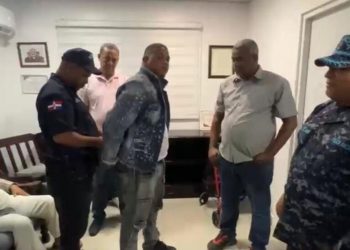 Tres hombres acusados de tentativa de homicidio se entregan a la Policía tras estar en lista de los 98 buscados en Santiago
