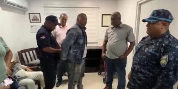 Tres hombres acusados de tentativa de homicidio se entregan a la Policía tras estar en lista de los 98 buscados en Santiago