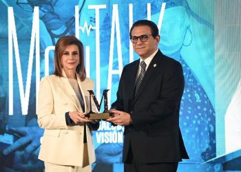SENADOR DANIEL RIVERA RECIBE RECONOCIMIENTO POR TRAYECTORIA DURANTE EL MEDITALK SUMMIT 2026