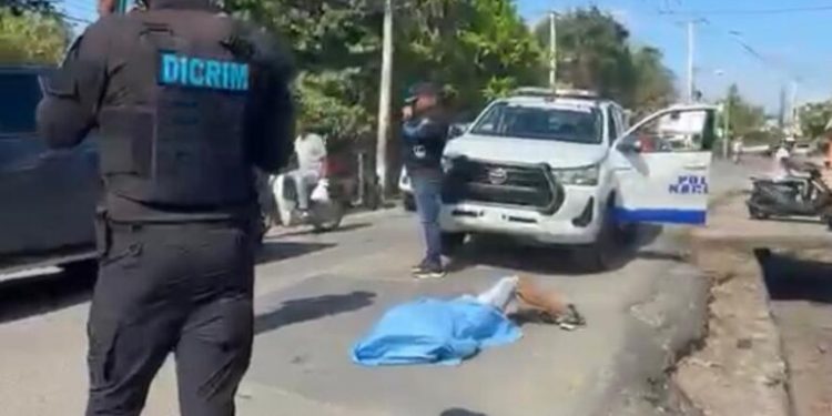 Hombre es ultimado a tiros y abandonan su cadáver en carretera de Don Pedro, Santiago