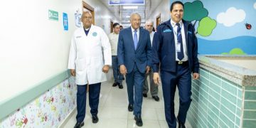 Andrés Bautista, ministro Administrativo de la Presidencia, visita Hospital General Docente de la Policía Nacional