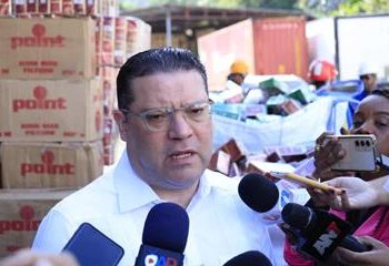 Yayo Sanz Lovatón dice que a los políticos les toca ahora "sacrificarse"