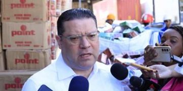 Yayo Sanz Lovatón dice que a los políticos les toca ahora "sacrificarse"