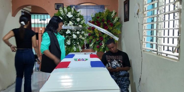 “No fue balacera ni por música alta”: Familia de Teniente coronel retirado rechaza versión de su muerte