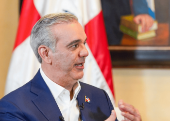Abinader describe a República Dominicana como un "oasis" económico en América Latina