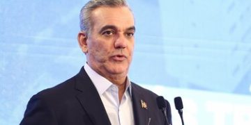 El presidente Abinader felicita al primer ministro de Antigua y Barbuda por su reelección