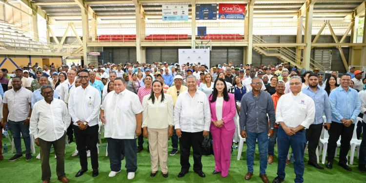 IAD inicia en Azua el Plan Nacional de Titulación Definitiva que beneficiará a más de 4 mil parceleros de la Reforma Agraria
