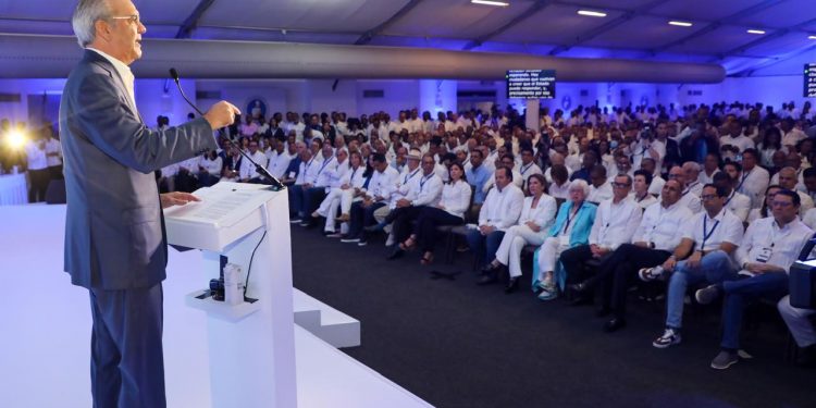 Presidente Abinader llama a cuidar al PRM con “humildad, unidad y determinación”, aseguró que el partido continuará en el poder haciendo las grandes transformaciones iniciadas en 2020