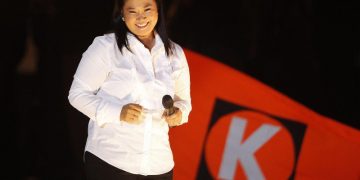 Fujimori mantiene una ventaja de 0,006 % sobre Sánchez con el 98,25 % de votación en Perú