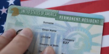 Nueva regla de Trump golpea a la migración legal