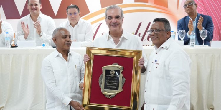 Medianos y pequeños industriales reconocen gestión de Abinader