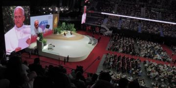 León XIV: La Iglesia, con sus aciertos y errores, quiere dialogar con el mundo actual