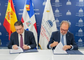 Firman acuerdo con Banco Sabadell para atraer inversión española y fortalecer exportaciones