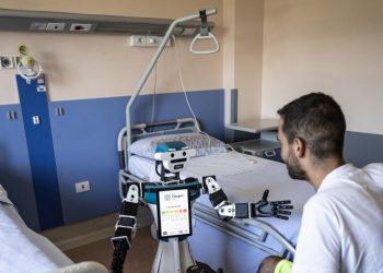 Italia: Un hospital de Milán pone a prueba un robot que promete liberar tiempo al personal sanitario