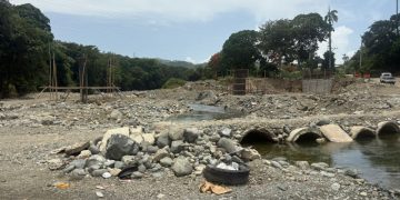 Denuncian extracciones de arena en río Camú