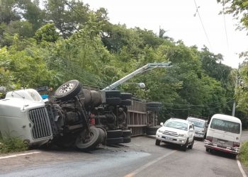 Accidentes de tránsito dejan pérdidas millonarias a Edenorte por daños a postes y redes eléctricas