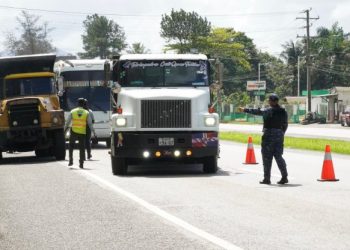 Digesett intensifica controles a vehículos pesados en la RD
