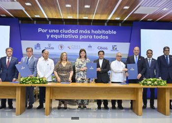 Documento para medios informativosRaquel Peña encabeza firma del “Pacto por una Mejor Ciudad” para impulsar visión de futuro de Santiago