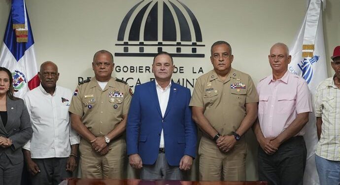 Agricultura, Defensa y Migración acuerdan acciones conjuntas con productores de arroz y banano para garantizar producción y avanzar hacia la mecanización