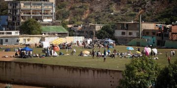 Habitantes en estado más afectado por los terremotos en Venezuela duermen a la intemperie