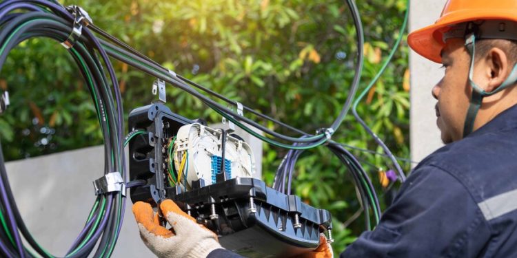 La fibra óptica: la red de la economía digital que todavía está en expansión en RD