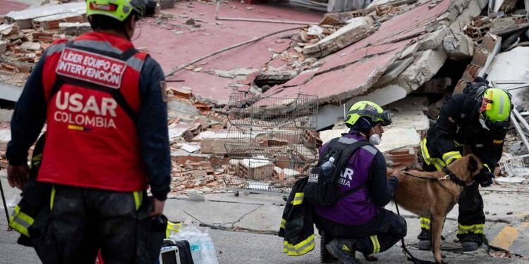 Venezuela informa el rescate de 33 personas con vida tras doble terremoto