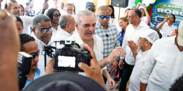 Abinader en Samaná: “El Gobierno está para servir a su pueblo, especialmente a quienes más lo necesitan”