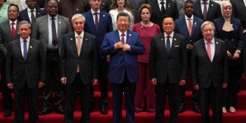 China plantea regular internacionalmente la IA ante el peligro "de pérdida de control"