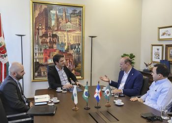 Santiago y Curitiba establecerán cooperación en municipalidad inteligente