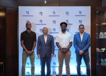 Banreservas fortalece su apoyo al baloncesto incorporando como embajadores a Jean Montero y Andrés Feliz