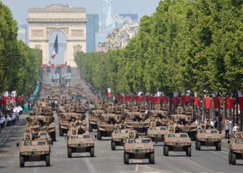 Macron pide ayuda contra el terrorismo