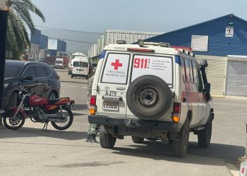 Incendio destruye nave de zona franca en Navarrete, un bombero resulta afectado