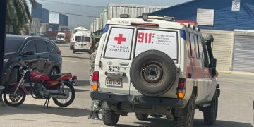 Incendio destruye nave de zona franca en Navarrete, un bombero resulta afectado