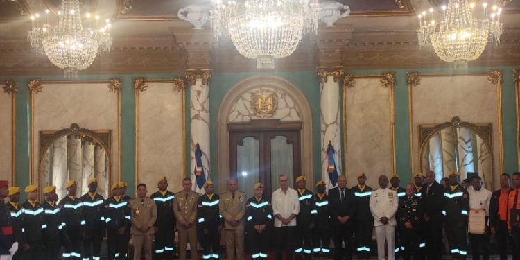 Abinader a rescatistas de RD: Pusieron en alto la bandera dominicana en Venezuela