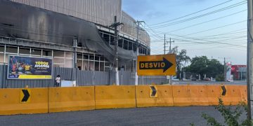 Muros divisorios modifican acceso hacia la Isabel Aguiar tras apertura del paso a desnivel de la Plaza de la Bandera