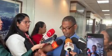 Padres alertan sobre riesgos de expandir bancas de juego cerca de escuelas