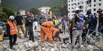 Chatarra ayuda a sobrevivir tras sismos en Venezuela