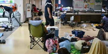 Suben a 18 los muertos en Japón y sigue búsqueda contra reloj de atrapados por terremoto