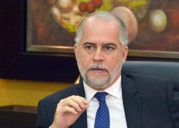 Alejandro Fernández se despide de la Superintendencia de Bancos