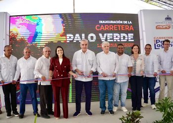 Presidente Abinader cumple una demanda histórica de la Línea Noroeste con la inauguración de nueva carretera Palo Verde–Laguna Verde, en Montecristi