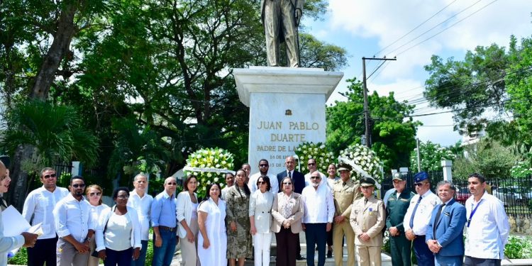 Autoridades de Santiago conmemoran el 150 aniversario del fallecimiento de Juan Pablo Duarte